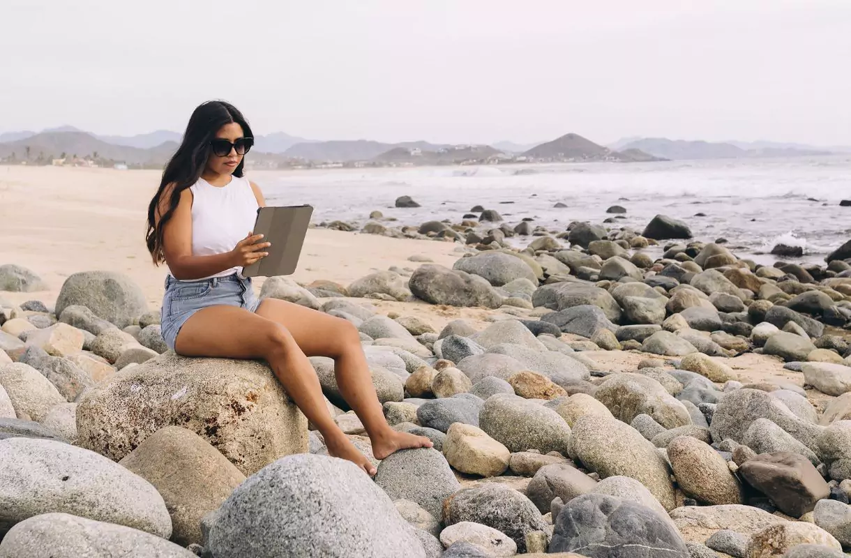 Travel Blogger Working Abroad